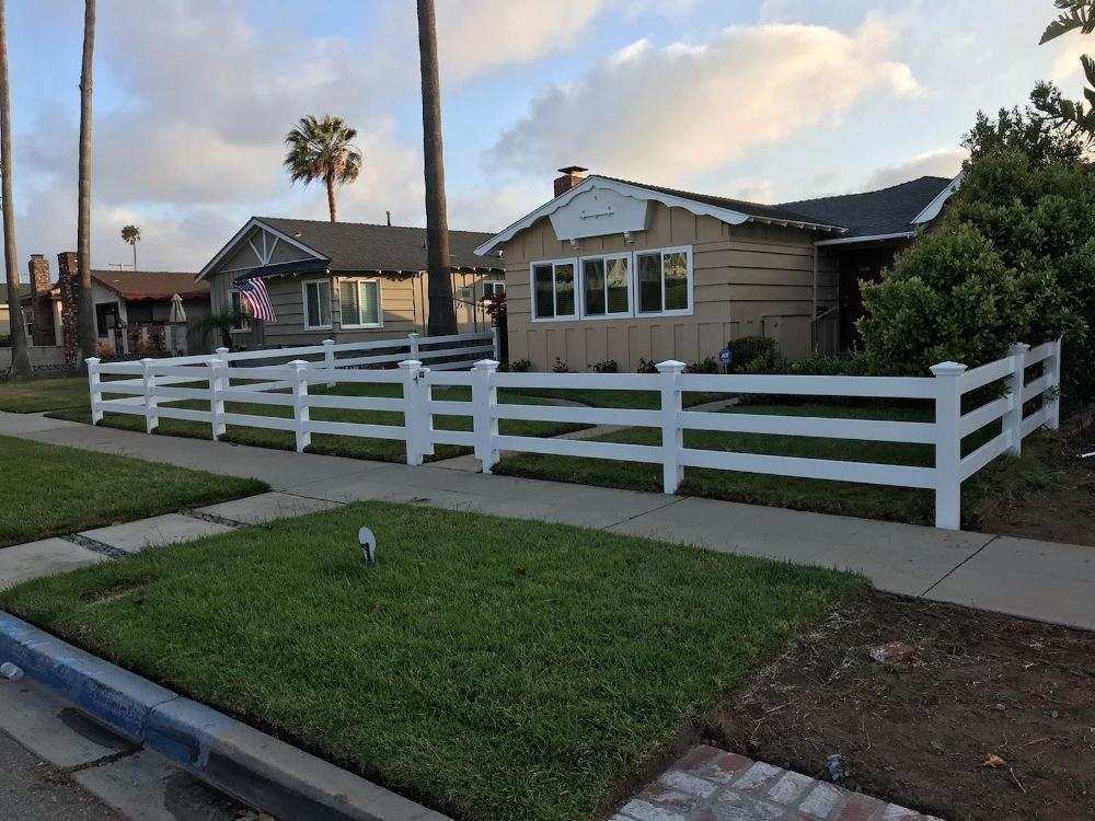 Horizontal Modern – Ranch Rail Style – 1” x 6” pickets - Laguna